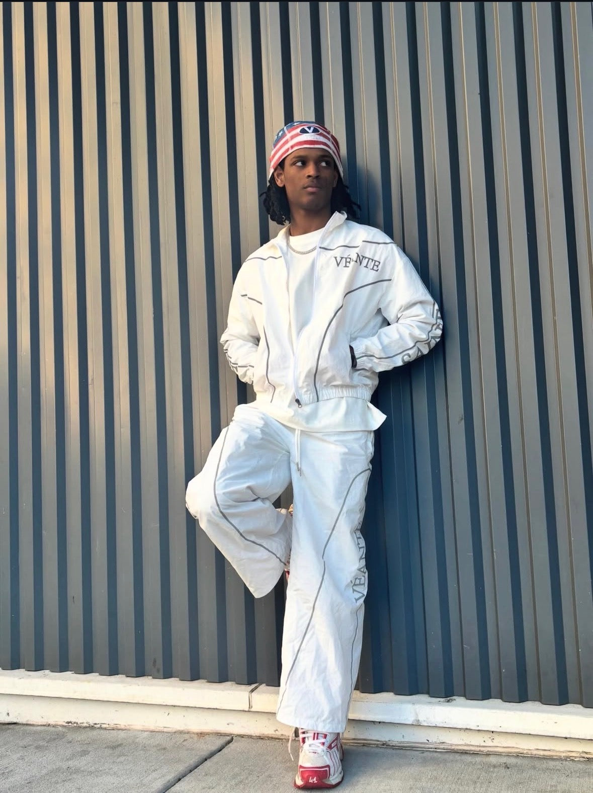 VNT 001 White Set